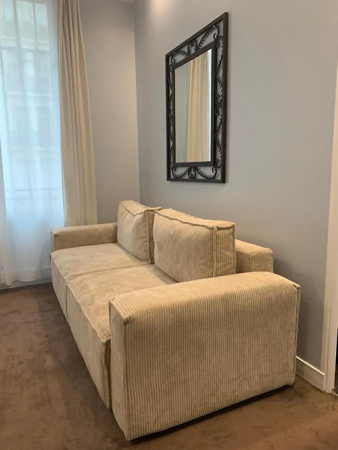 Charming Eiffel Tower Appartement Parijs