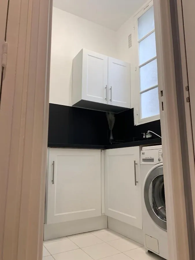 Charming Eiffel Tower Appartement 파리 아파트