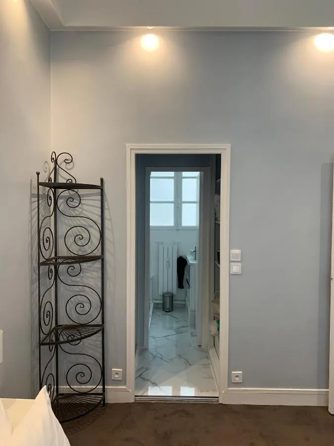 Charming Eiffel Tower Appartement 파리 아파트